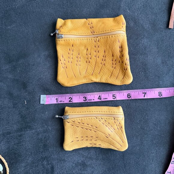 Manitobah Mukluks Yellow Leather Zippered Coin Pouch Set - Picture 1 of 4